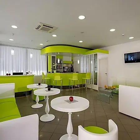 Hotel Poker 3*